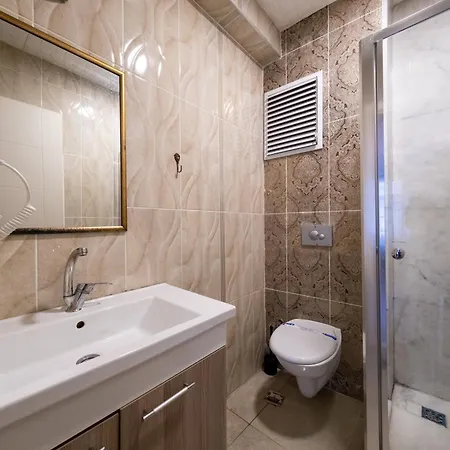 Hotel Galata Lueleci *