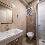 Hotell Galata Lueleci *
